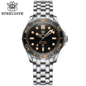 SteelDive SD1957ストラップ42mmビンテージベゼル200m防水NH35グリーンルミナウサファイアガラス自動ダイビングウォッチReloj 231226