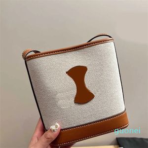 Designer Bucket Women Luxurys handväskor Crossbody stor kapacitet axelväska shopping på klassiska kvinnliga plånböcker