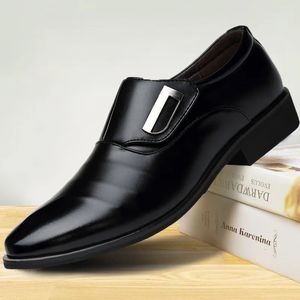 Oxford Shoes for Men klär formell spetsig tå Business Wedding Designer Loafers 231227