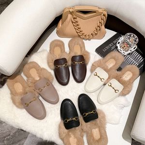 Designerskor berömda pälsläder Integrerat G Family Leather Päls halva tofflor för kvinnor Furry Slipper Q87ll