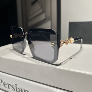 Top luxury Sunglasses Rimless Thin Metal Frame Crystal Detailing Vintage 7614 polaroid lens designer womens Mens Goggle senior Eyewear For Women eyeglasses