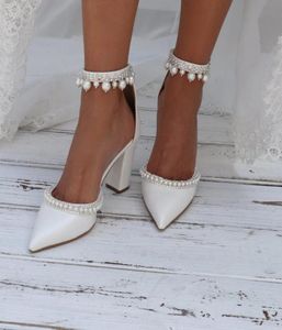 White Silk Satin Wedding Shoes Pointed Toe Elegant Pearls Sparkle Crystals Beaded Women Pumps Chunky High Heel Bridal Shoes CL03331615244
