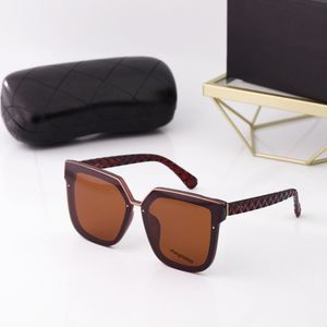 Luxusmarken-Designer-Sonnenbrille für Frauen Sommerstil 0551 Anti-Ultraviolett Retro Plate Square Full Frame Fashion zufällige Box