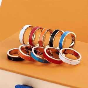 Resigner Rings Lettere di moda semplici uomini e donne Coppia anelli in acciaio titanio 18K anello placcato in oro anello anti-allergia Holid178d
