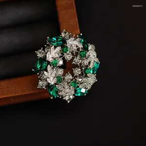 Brooches Light Luxury Complex Craft Full Cubic Zircon Leaves & Flowers Brooch Corsage Women's Versatile Clothing Pin Christmas Wreath