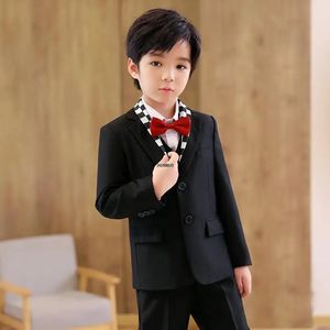 Flower Boys Formal Wedding Suit Kids Jacket Vest Pant P Ograph Dress tonåring Birthday Tuxedo Children Graduation Costume 231228