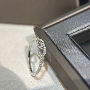 Klasyczny projektant marki Pin Pierścienie Diamond Move S925 SREBRING Silver Hollow Square Movable Cyrcon Charm Wedding Pierłogość dla kobiet Prezentacja Biżuterii Prezent