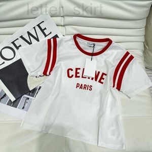 Canotte da donna Camis designer Ce nuova T-shirt stampata con scollo rotondo all'inizio della primavera con decorazione con motivo a lettere a contrasto, rivestimento bianco, colore rosso e fascino giocoso 3K02