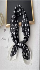 Desinger Brand Designer Letters Stampa Sciarna Sciarna Summer Square Lady Borse Fashion Sparse di moda Female Foulard Woulard Women Banda5773282