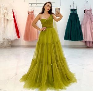 Ny Oliver Green A-Line Prom-klänning 2024 Sweet One Shoulder Gleats Multilayer Tulle Evening Formal Party Gowns Vestido de Fieast Robe de Soiree Customed