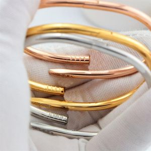 Diamond Armband Designer Gold Bangle For Men Luxury Jewelry for Women Fashion Armband Titanium Steel Gold-Plated Craft Never Fad233Z