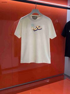Projektant T Shirt Men Mężczyznę dla mężczyzn dla mężczyzn Letnie topy moda logo Wzór drukowania okrągłego szyi koszulka dziewczyna 28 grudnia