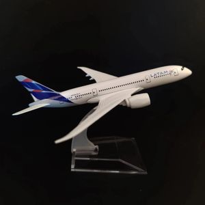 Escala 1 400 Réplica de avião de metal Chile Latam Airlines Boeing Modelo Diecast Aviação Aeromodelo Miniatura 231228