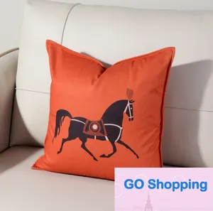 Quatily Affordable Luxury Fashion Orange Soft Square Pillow High-End Holland Velvet Single-Sided Printed Horse Soffa Cushion Lumbal Pillows