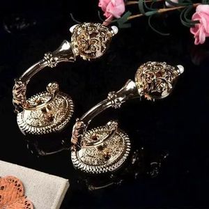 Retro Fashion Alloy Curtain Hanging Ball Wall Hook Accessories Clips Home Decoration Holder Hanger High Quality 231227