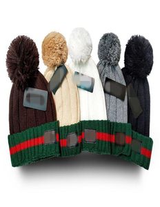 Lettere di cappello di lana da donna adorabili di moda invernale stampate in una varietà di colori diversi Abbigliamento casual da esterno cessories21028492075301