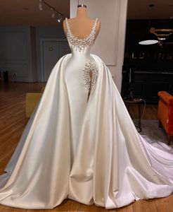 Luksusowe sukienki ślubne z koralikami Perły Pearne suknie ślubne z odłączoną szyjką pociągową Satynową Satynową Side Spoślającą szlafrok rozmiaru de Mariee 2024