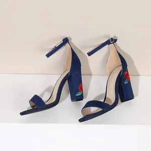 Sandaler Ochanmeb Women Faux Suede Block High Heels Ankle Strap Buckle Shoes Flower Navy Blue Naken Red Party Ladies 44 45