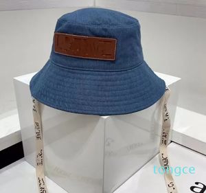 새로운 2023 Desingers 버킷 모자 고급 넓은 넓은 챙 모자 단색 편지 Sunhats 패션 트렌드 여행 Buckethats 기질