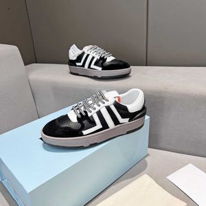 Uomini e donne dello stesso stile scarpe casual scarpe sportive scarpe sportive in pelle con suola piatta cucite comode traspiranti non sensuali regolazione casual