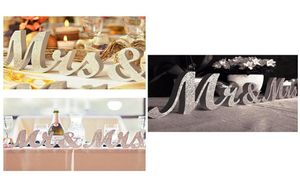 Vintage Design English Letters MRMRS Drewniane w tle ślub Dekoracja Glitter Golter Silver Present Table Centerpiece Decor 1 S6028259