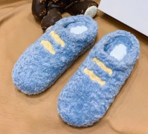 sandalo pantofola firmato all'aperto S Pantofole piatte in gomma con orsacchiotto di sandalo da donna fuzzy moda invernale