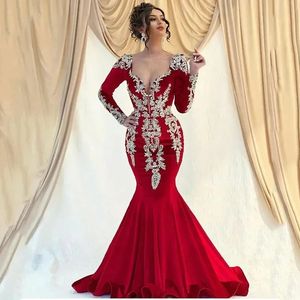 Red Mermaid V Neck Prom Dresses Sleeves Gold Appliques Trumpet Long Arabic Formal Celebrity Elegant Evening Robes For Women