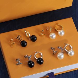 Golden Black Pearl Three-Piece Earrings Fashion Designer Earrings For Women Valentine's Day Gift Luxury Jewelry Designer för kvinnor.