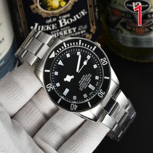 2021高品質の高級メンズウォッチカレンダー機能Quartz Watch Fashion Tudo Brand Wristwatc2920を使用した3つのニードルワーキングシリーズ