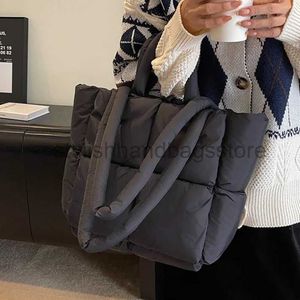 Shoulder Bags Down Padded Ladies Handbag Space Cotton Women Winter Underarm Bag Puffer Large Quilted Shopper 2023 Luxury Designer Totestylishhandbagsstore