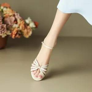 Kleiderschuhe Fliege Krawatte Korean Sandals Quadrat Heels lässig und komfortabel