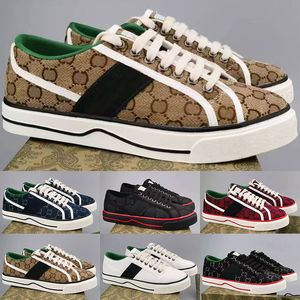 2024 Tennis 1977 Casual Shoes Luxurys Designers Mens Shoe Green And or Red Web Stripe Rubber Sole Stretch Cotton Low Top Men Sneakers eur 40-46