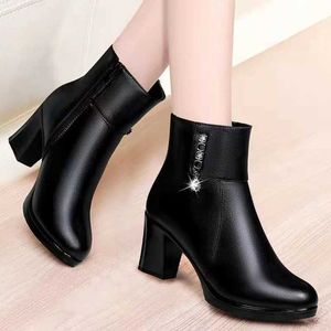 Klänningskor Autumn New Fashion Women Boots Pumpar Casual High Heel Plus Velvet Ladies Ankle Boots Winter Keep Warm Ladies Short Bootsl231228