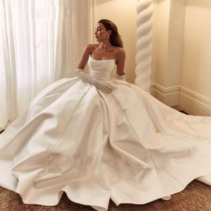 Hochzeitskleider von Schulterfalten A-Linie Rückenlose Brautkleider Prinzessin 2024 Brautkleid mit Handschuhen