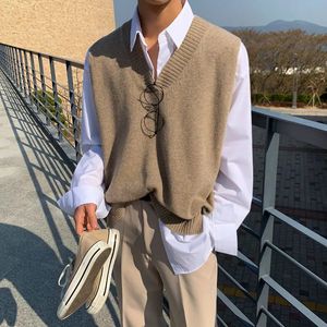 Korean Fashion Winter Vneck Mens Sweater Vest Sleeveless Trend Personality Loose Casual College Vintage Knitted A47 231227