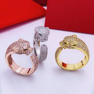 Varumärkesdesigner Leopard Diamond Rings Love Ring Diamond Pave Wedding Ring Silver Kvinnor/män Lyxiga smycken Rostfritt stål 2024 Fashion Engagement Designer Ring