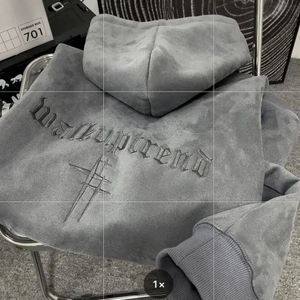 Американский тяжелый замшевый свитер для мужчин Y2K Street Fashion Trend Harajuku Lazy Wind Свободные мягкие вышитые пары пальто с капюшоном Топ 231228