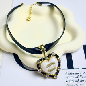 Fashion Diamond Necklace Designer Jewelry Women Choker Brand Leather Heart Necklace Pendant Party Gift