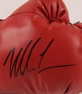 Mike Tyson signerade autograferade röda boxningshandskar01234568214122
