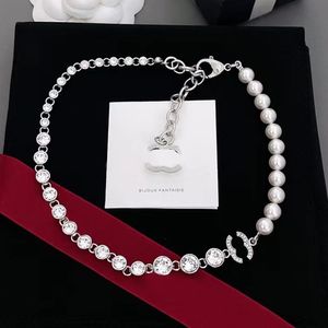 Hot Sell Diamond Letter Pendant Designer Halsband Män kvinnor Hög textur 18K Guldpläterad kopparkedjor Lyftsvarumärke Halsband bröllopspresent smycken