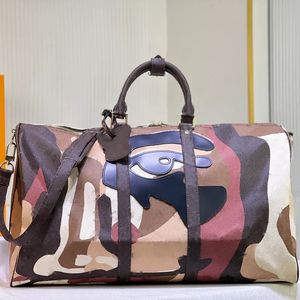 Designväska män utomhus resväska stor kapacitet canvas crossbody väska läder dekoration handväska axelväskor duffel väska utomhus sportväska tote