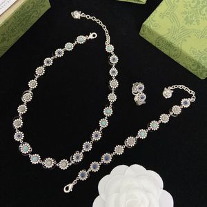 Blomma designer halsband för kvinnlig chokerälskare armband smyckekedja mode trend leverantör2379