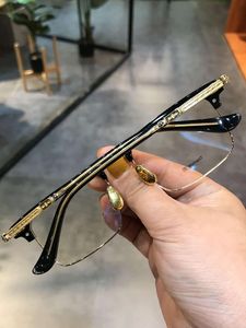 Designer ch Cross Glasses Frame Chromes Brand Solglasögon Nya trendiga mångsidiga glasögon för män Kvinnor Pure Titanium Half Business Myopia Heart High Quality JVQB