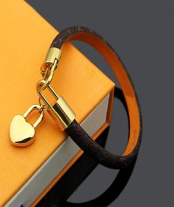 2021 Fashion Leather Armband för män Kvinna Designers Armband Läder Blomma Mönster Armband Pärlsmycken med Box32491691692