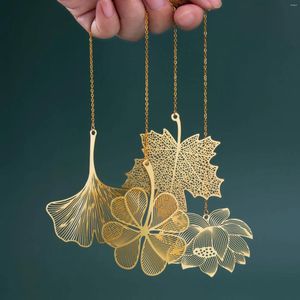 Party Favor Metal Bookmark Chinese Style Vintage Creative Leaf Vein Hollow Maple Fringed Apricot Presents