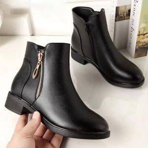 Stiefel schwarze Knöchelstiefel für Frauen Zip -Deco Lederstiefel Frau Winter 2022 wasserdichte Regen Schneestiefel Herbst Winterschuh Schuhe