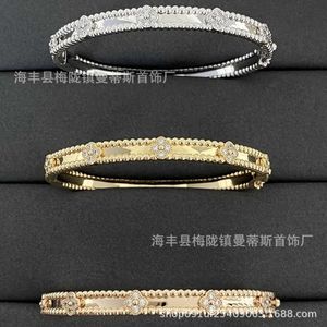 Designer luxe 18k gouden Van Clover-armband met fonkelende kristallen en diamanten Ultiem symbool van liefde en bescherming, een perfect cadeau voor vrouwen, meisjes Sp8s