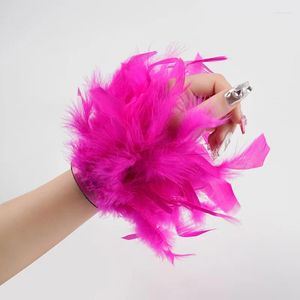 Charmarmband kreativa överdrivna färgglada kalkonfjäderarmband för kvinnor flickor unika långa päls cosplay festival fest smycken