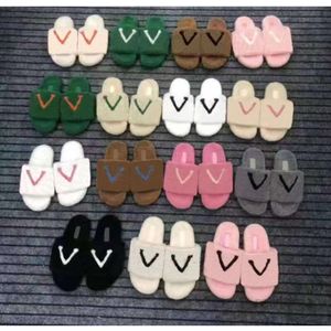 Designer Fashion Sandals Plush Slippers Wool Full Furry Slipper Luxury Letter Print Full Fur Soft Fluffy Multicolor Valfritt gummisula