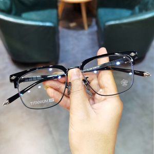 Projektant CH Cross okulary Ramowe Chromy Marka Okulary przeciwsłoneczne Nowy biznes dla mężczyzn kobiety rzeźbione tytanowo -krótkowzroczność Wysokiej jakości ramy okularowe 2024 XZ8U